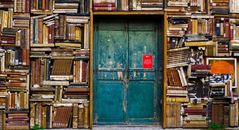 Leáll a világ egyik legnagyobb online könyvesboltja