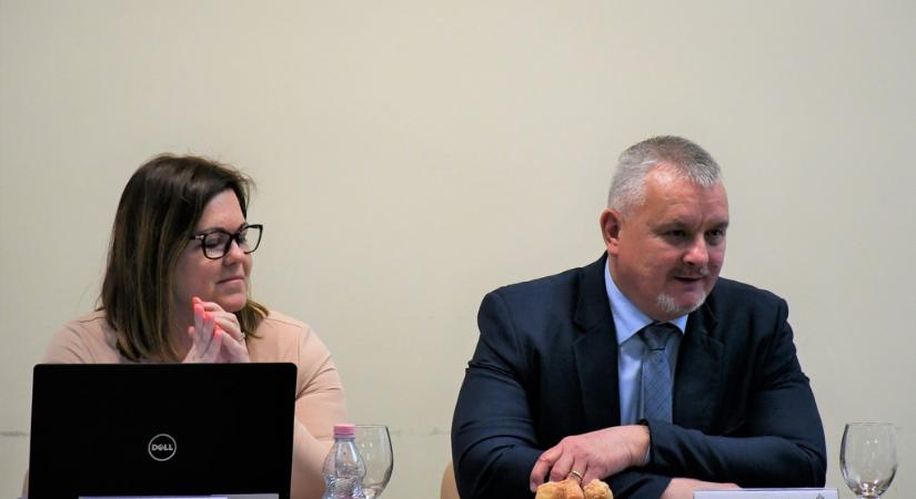 Munkaerőpiaci egyeztetést tartott a Jász-Nagykun-Szolnok Vármegyei Kormányhivatal