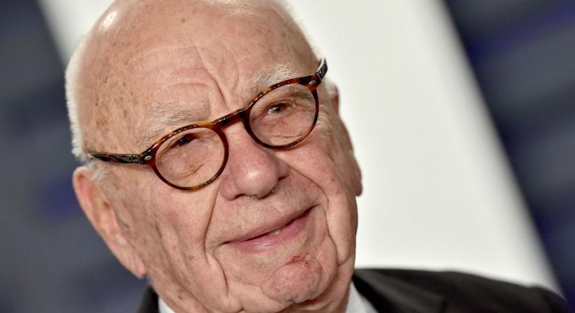 Két héttel a bejelentés után lemondta eljegyzését a 92 éves Murdoch