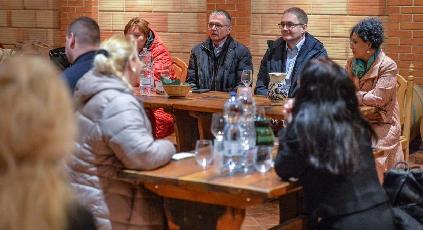 Civilekkel ötletelt Gyöngyösön Horváth László