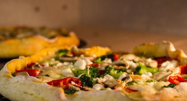Hazug, tolvaj dolgozók miatt bezárt a sárospataki pizzéria