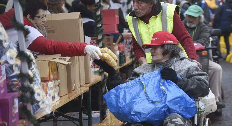 Elvesztették a legszegényebbek az egyetlen esélyt a napi étkezésre – Szünetel a hajléktalan-étkeztetési program