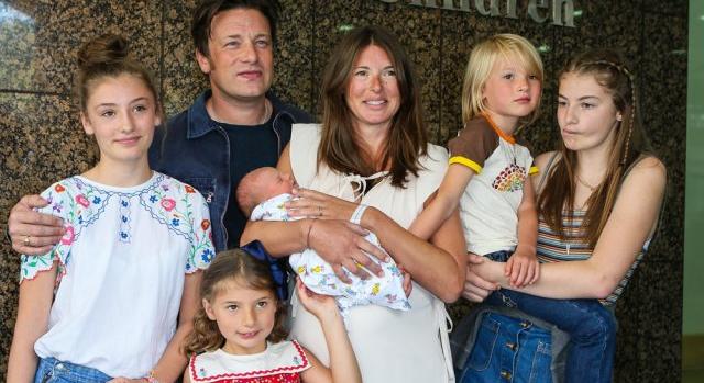 Jamie Oliver ismét kimondta a boldogító igent – a feleségének