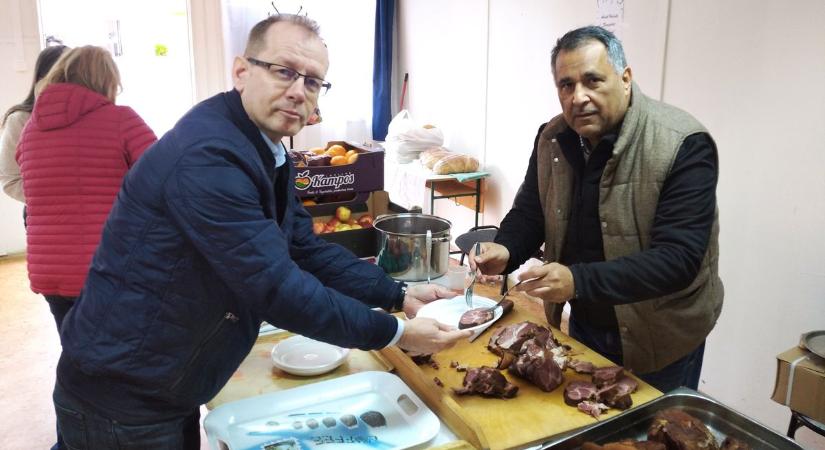 150 adag ételt osztott ki a Roma Nemzetiségi Önkormányzat Nagykanizsán