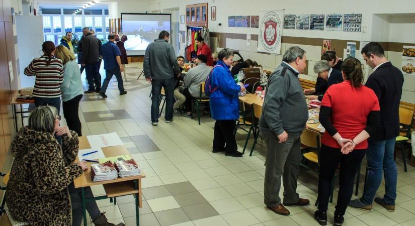 Éjszakáig szakmáztak a mezőtúri iskolában