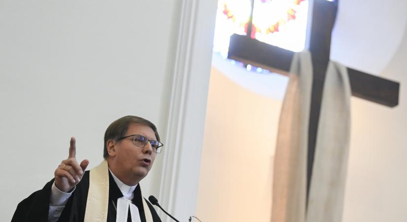 Fabiny Tamás evangélikus püspök: Egy magát kereszténynek valló politikusnak még inkább tilos a lopás, a sikkasztás, feleségének megcsalása, mint a többieknek