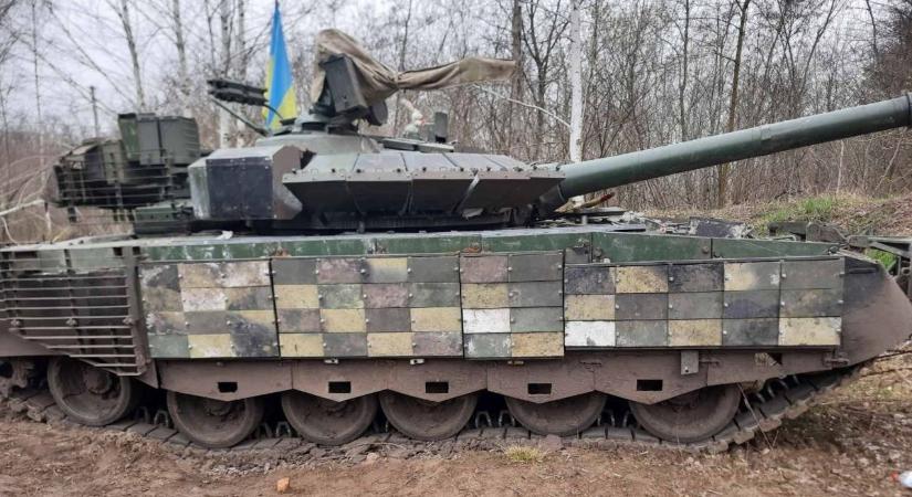 Felrobbantották a legendás ukrán harckocsit (VIDEÓ)