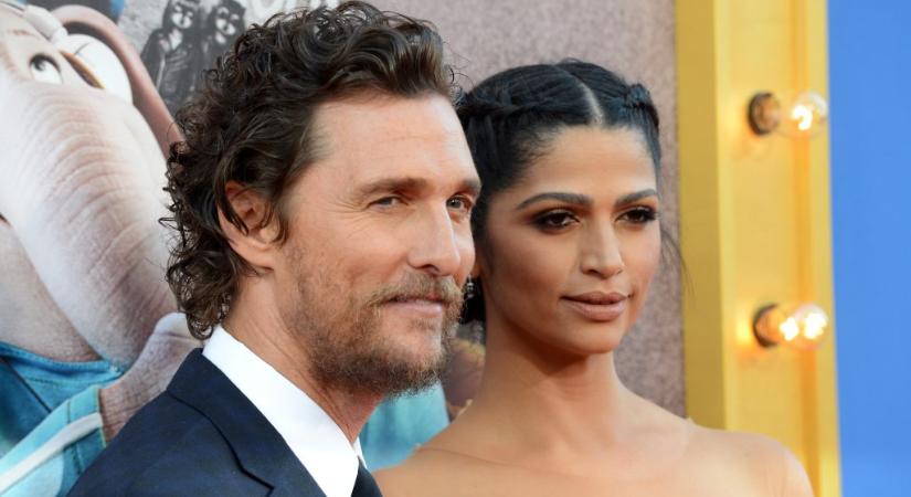 „Csak a feleségemre vigyáztam” – Matthew McConaughey-ék gépe zuhanni kezdett, a színész nem volt becsatolva