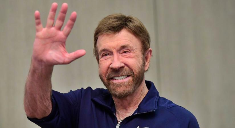 A 83 éves Chuck Norris elárulta, hogy imádja a róla szóló vicceket