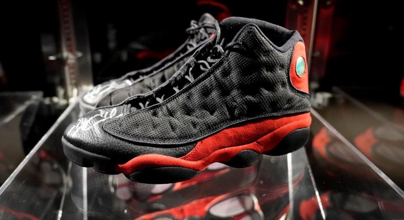 Michael Jordan 1998-as cipője 2,2 millió dollárért kelt el (VIDEÓ)
