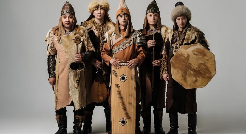 A kazak Turan együttes a Várkert Bazárban