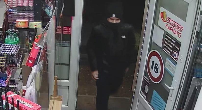 Fegyverrel akartak kirabolni egy szigethalmi trafikot – videó
