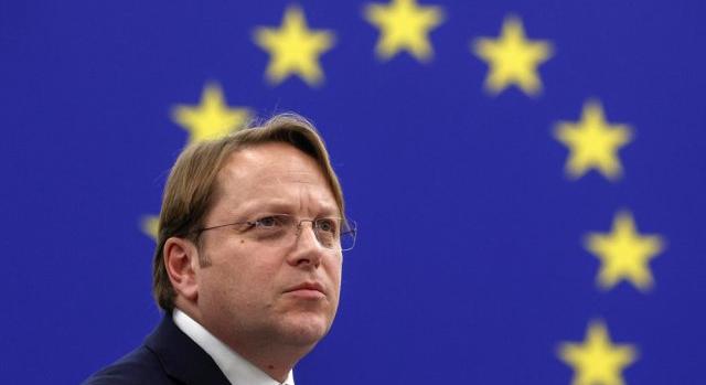 Hiába kérdezték, a magyar uniós biztos nem válaszolt arra, hány hülye ül az Európai Parlamentben