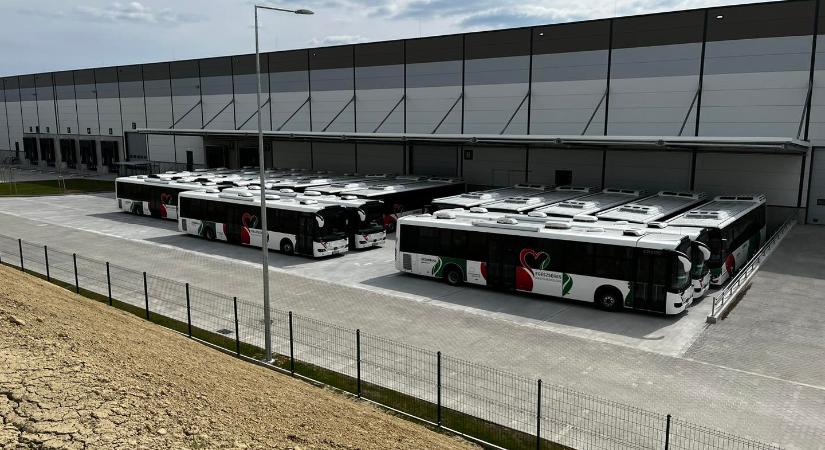 Szinte új, méregdrága rákszűrő buszokat dob ki Müller Cecília