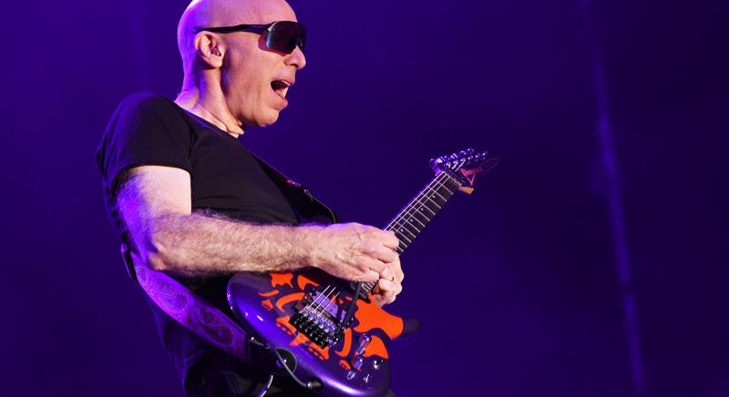 A gitármelódiák királyának örök ragyogása – Joe Satriani koncertjén jártunk