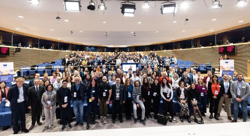 Erasmus-ügy: aláírást gyűjtenek a fiatalok