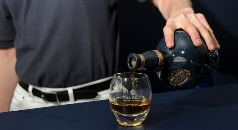 Nyolcmillió forintos, limitált kiadású whiskey készül III. Károly koronázására
