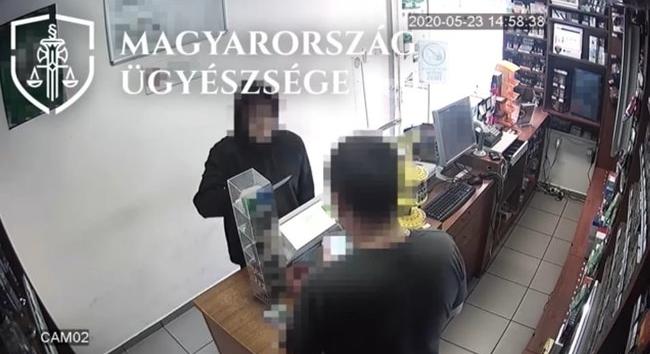 10 perccel a rablás után elkapták a kaposvári késest – el sem hiszi, mivel töltötte ezt az időt – videó