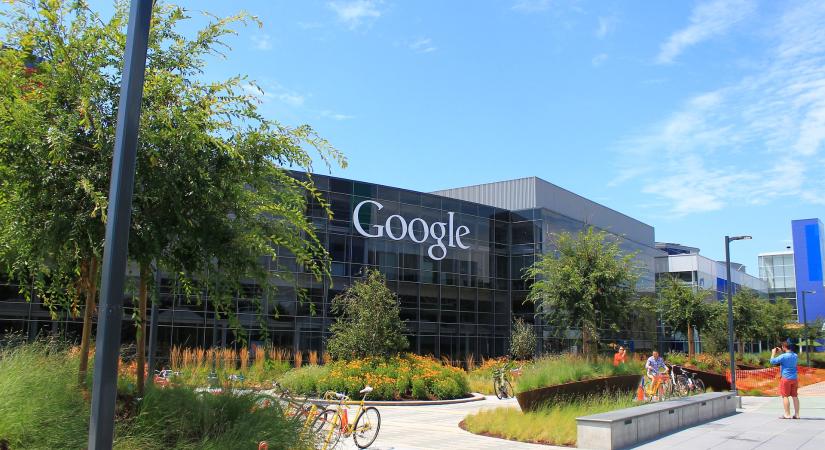 Bajban van a Google, az amerikai kormány pert indított ellenük az antitröszt szabályok megsértése miatt