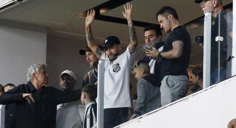 Neymar visszatért Brazíliába és olyat mondott, aminek biztosan nem örülnek majd a PSG-nél