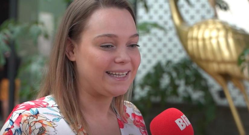 Mardoll elárulta, igaziak-e a mellei - videó
