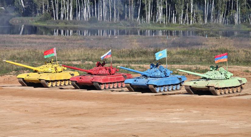 Kevés a harckocsi, elhalasztják a tankos eseményeket az oroszok