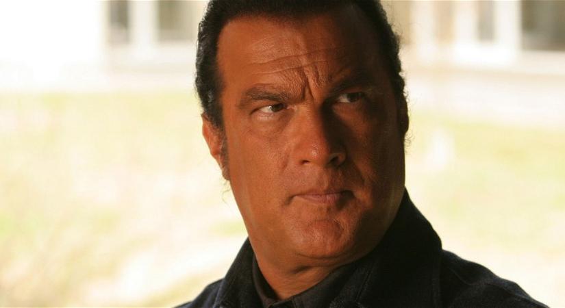 Steven Seagal úgy sírt, mint egy csecsemő, majd hősként parádézott