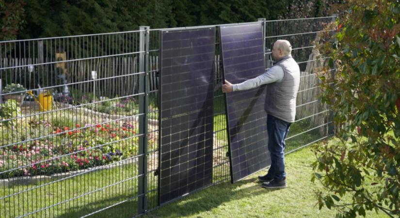 Házilag is felszerelhető, kerítésre telepíthető napelemes rendszert dobtak a piacra