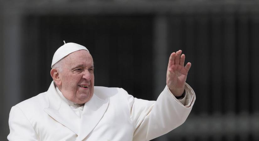 Békemenetet hirdetett Ferenc pápa szentmiséjére Bayer Zsolt