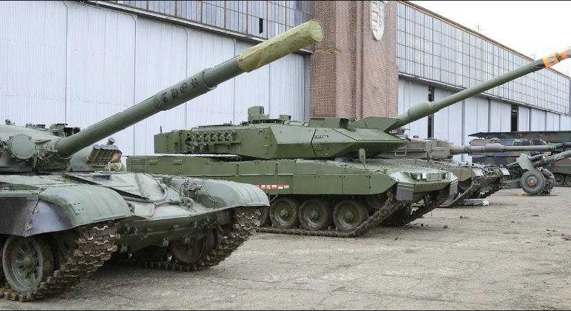 Már 12 felturbózott harckocsit adtak át a csehek Ukrajnának