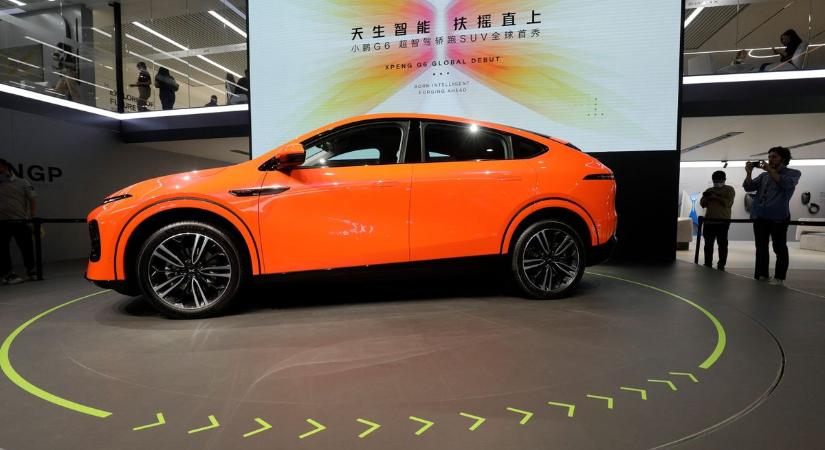 A Tesla kínai riválisa szerint csak néhány autógyártó éli túl az e-autó-csatát