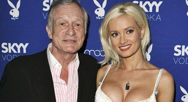 Holly Madison kitálalt: akarata ellenére kényszerítették szexre Hugh Hefner villájában