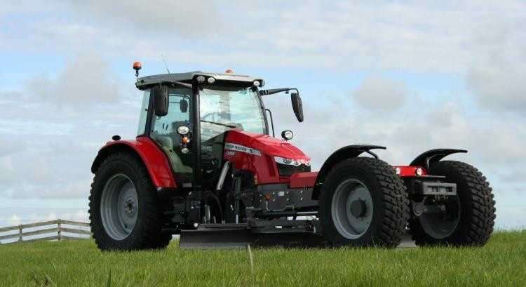 BOS Tractor Grades – Önjáró gréderré alakítja a traktort