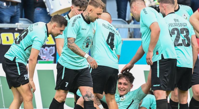 Óriási gólt lőtt a Felsőzsolca játékosa az Amatőr Kupa döntőjében - videó