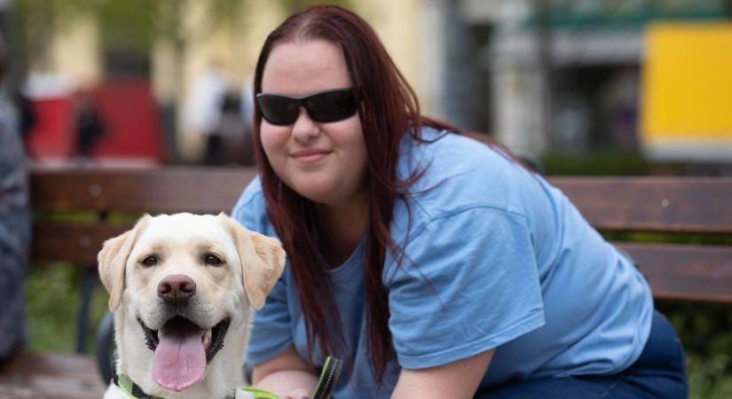 Egy segítő társ elvesztése: a látássérült Judit nehéz döntés előtt állt vakvezető kutyája halála után