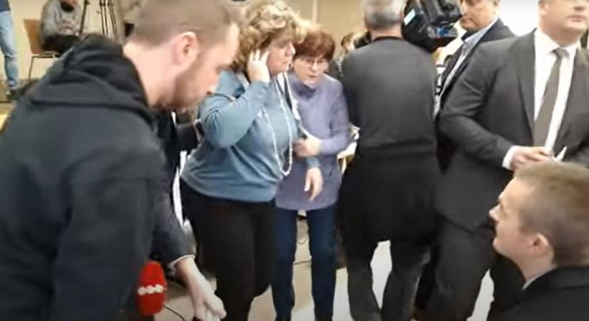 Az érintettek nélkül is lehet közmeghallgatást tartani