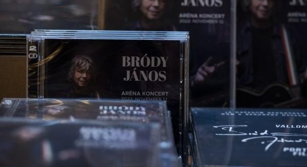 Exkluzív közönségtalálkozót és dedikálást tartott Bródy János a Hard Rock Hotel Budapestben