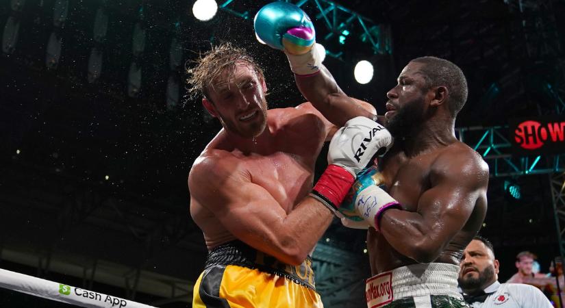 Mayweather tovább haknizik