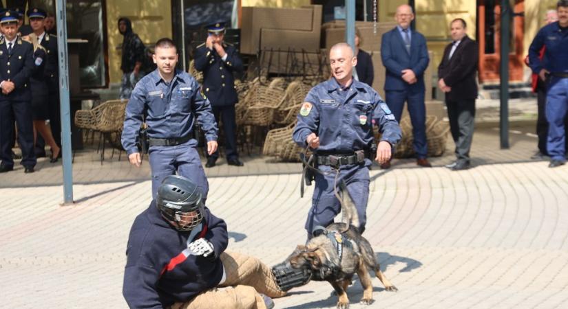 Kommandósok lepték el a belvárost