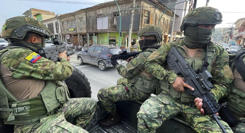 A hadsereget is bevethetik a kábítószeres bűnbandák ellen Ecuadorban