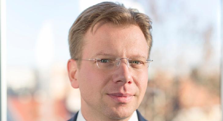Államtitkár irányítja a katonai titkosszolgálatot
