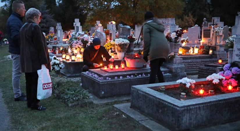 Tovább tartanak nyitva a fővárosi temetők
