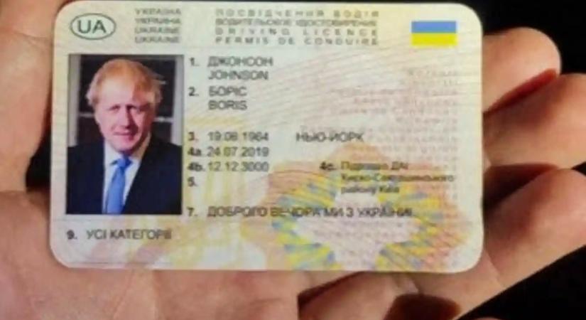 Oszlopnak hajtott, lebukott: Boris Johnson adataival autózott egy részeg ukrán Hollandiában