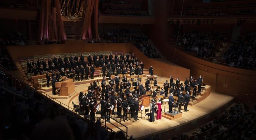 Egy néző hangos orgazmusa zavarta meg a Los Angeles-i filharmonikusok hangversenyét