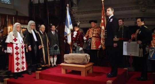 III. Károly és a Végzet Köve, avagy egy ősi skót ereklye, aminek az indokoltnál nagyobb szerepe lett a koronázási szertartásban