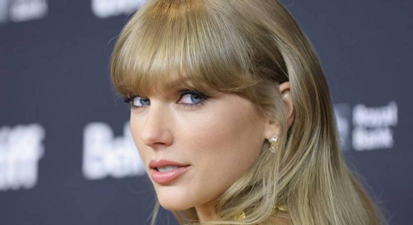 Az énekesnő pár hete szakított, de máris bepasizott: ez a sármos énekes hódította meg Taylor Swift szívét