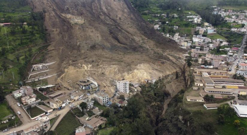 Hatalmas földcsuszamlást hozott az esős évszak Ecuadorban - 47 halálos áldozat már most is van