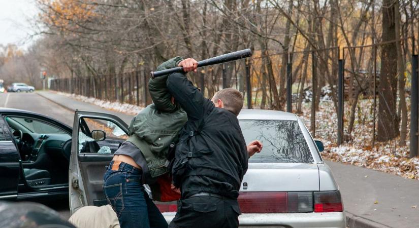 Szíven szúrtak egy férfit Dusnokon egy közlekedési vita után