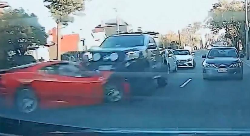 Elment kocsikázni a Ferrarival, nem akármilyen látvány volt, ahogy kivégezte - videó