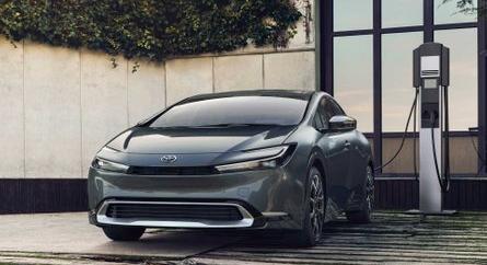 Forradalmasítaná a hibrid hajtást a Toyota